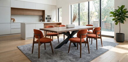 Jedálenské stoličky OSLO s drevenými nohami 