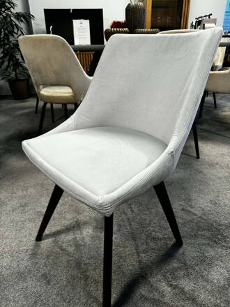 ALBERTA stoličky s drevenými nohami X - výpredaj výstavného kusu 